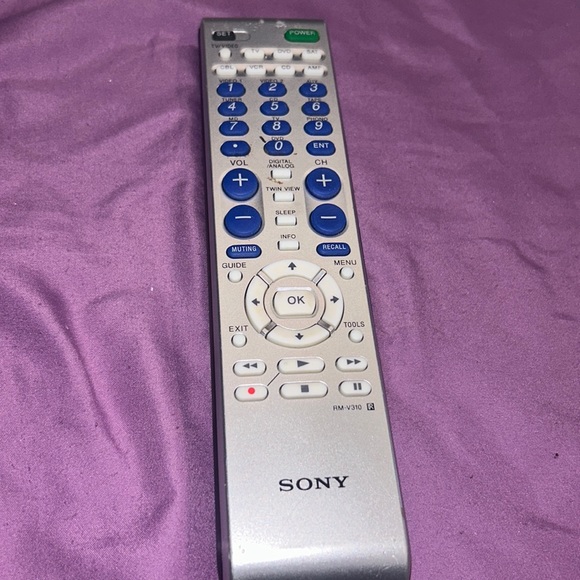 SONY REMOTE COMMANDER Universal remote Silver 7 functions used RM-v310 IR remote - Picture 1 of 7